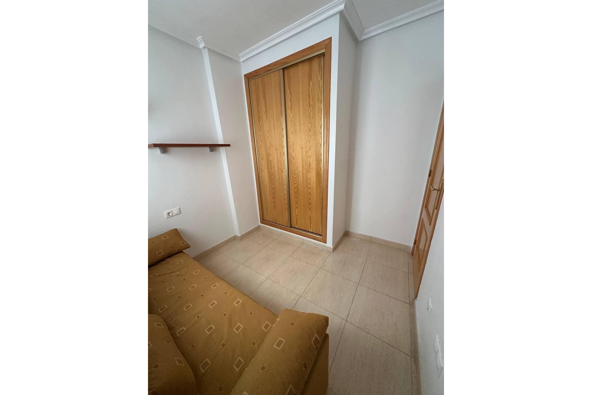 Venta - Apartamento / Piso -
Torrevieja