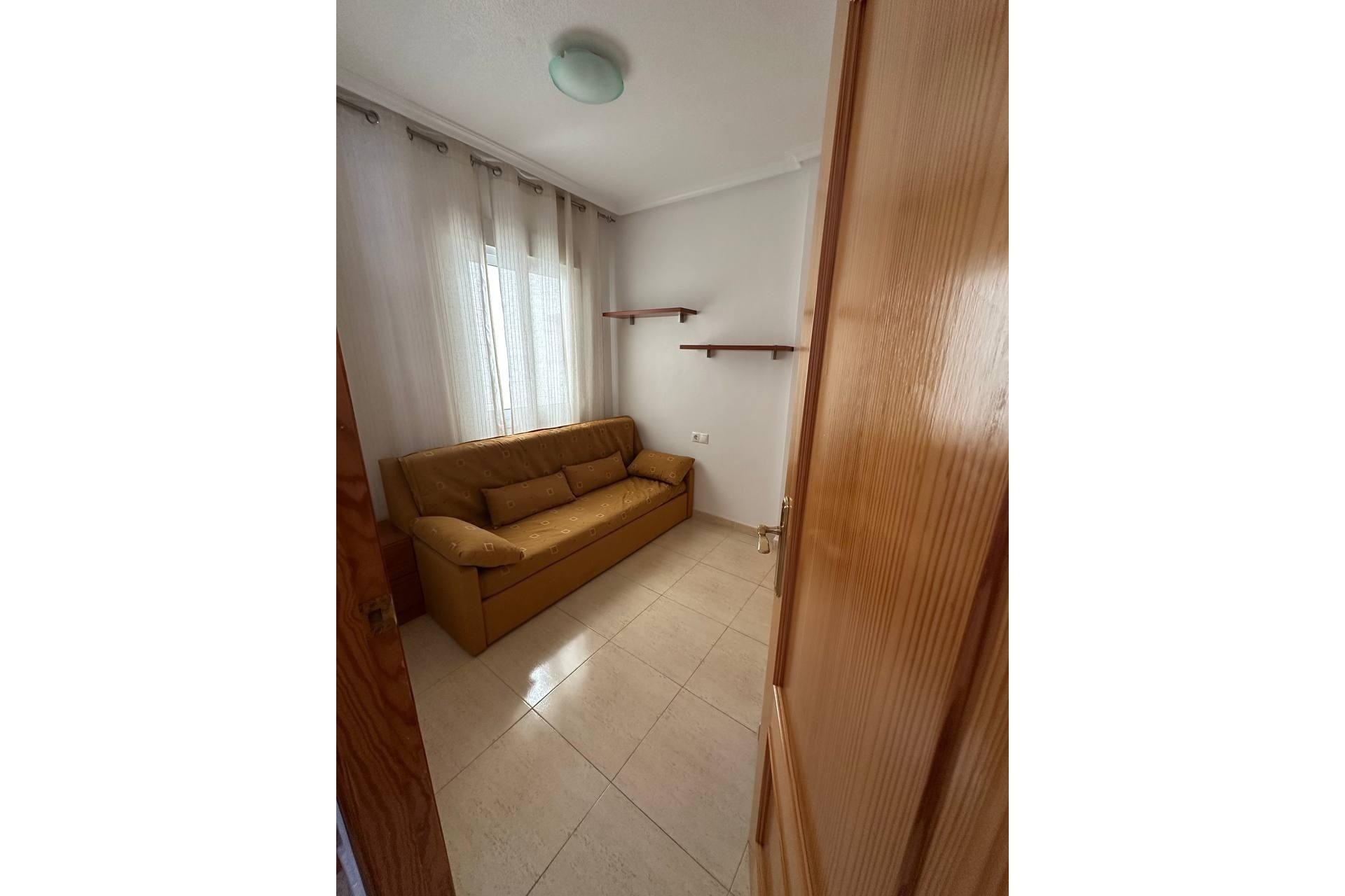 Venta - Apartamento / Piso -
Torrevieja
