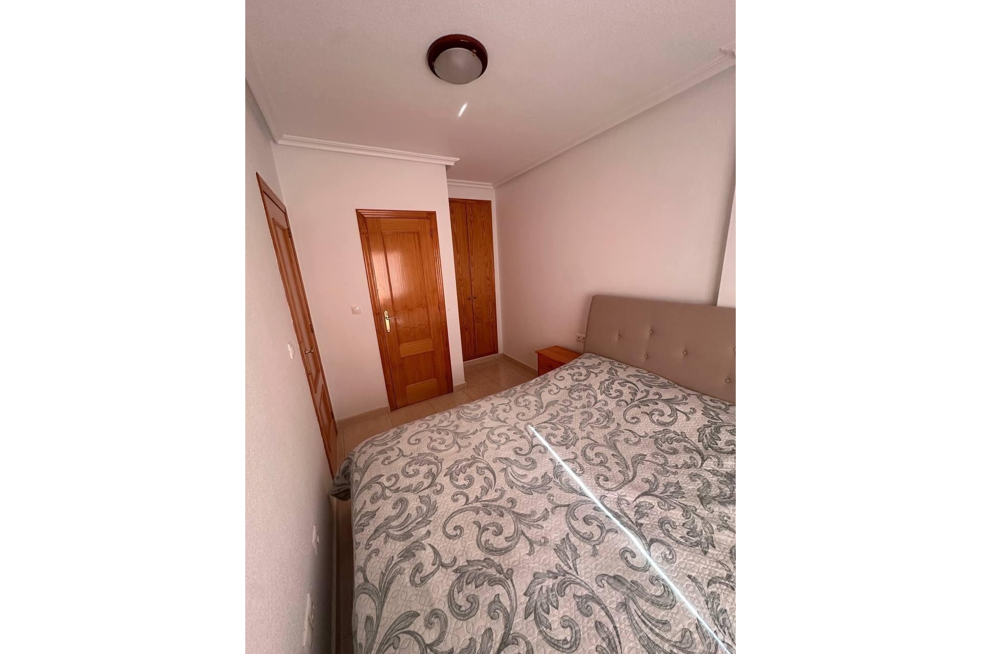 Venta - Apartamento / Piso -
Torrevieja