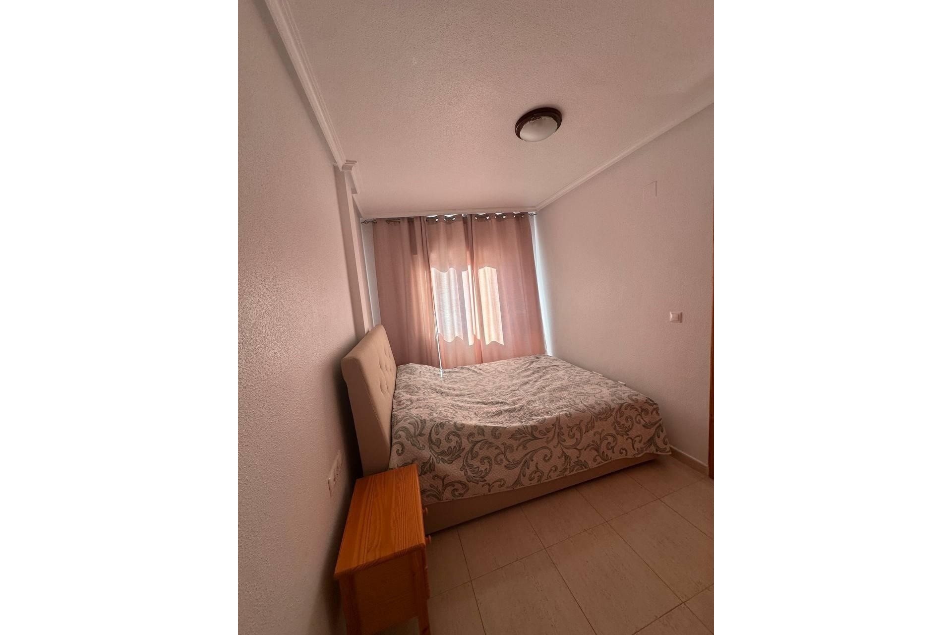 Venta - Apartamento / Piso -
Torrevieja
