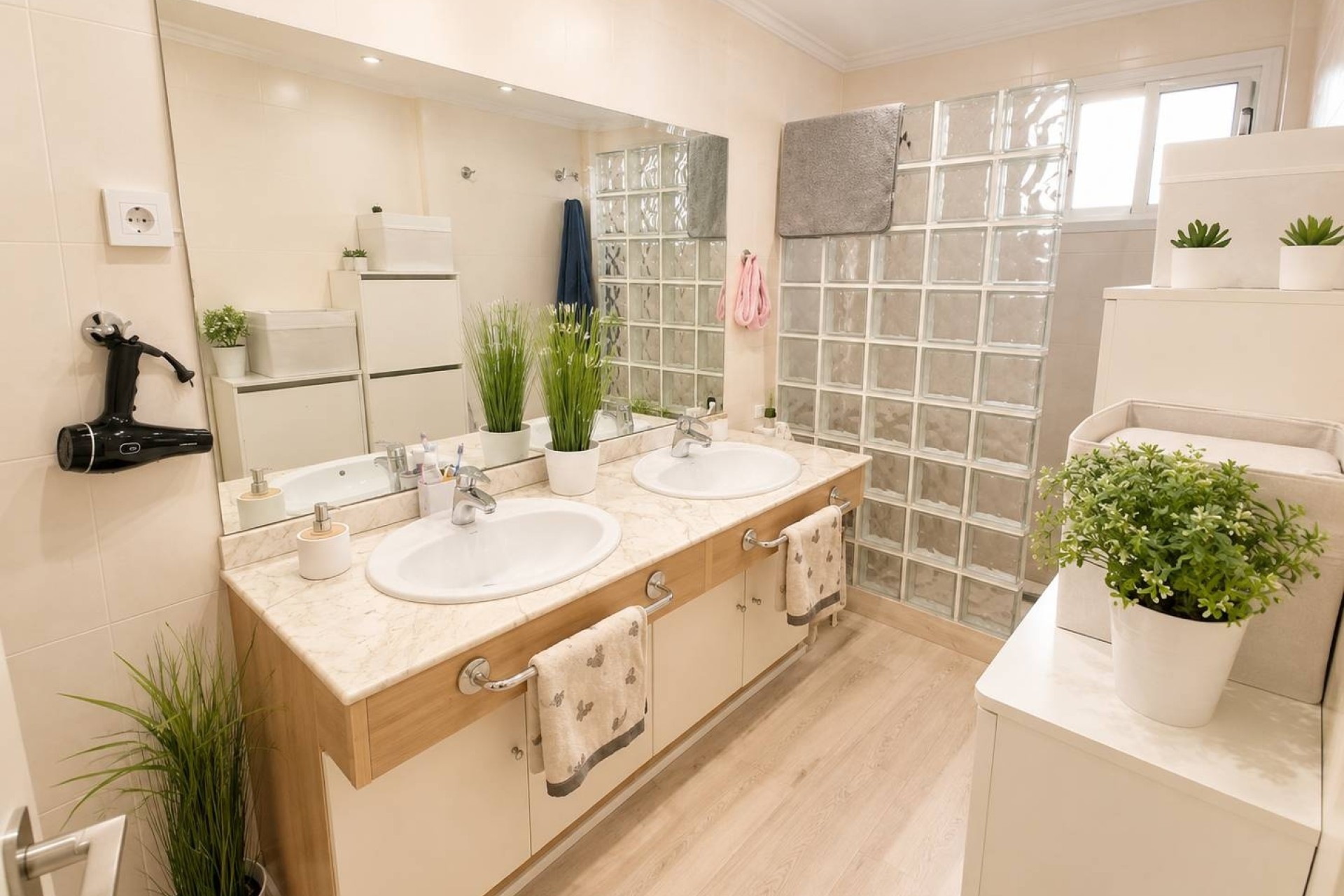Venta - Apartamento / Piso -
Torrevieja