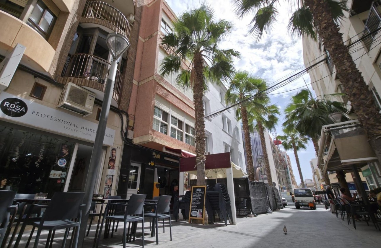 Venta - Apartamento / Piso -
Torrevieja