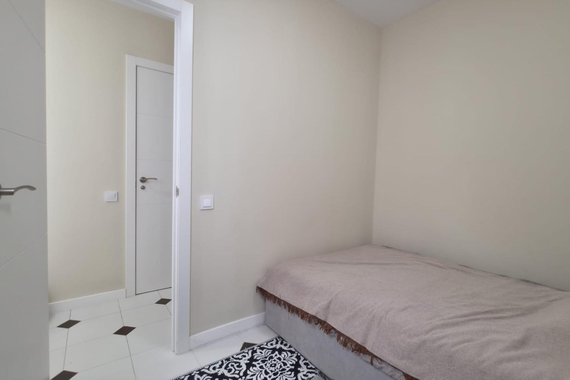 Venta - Apartamento / Piso -
Torrevieja