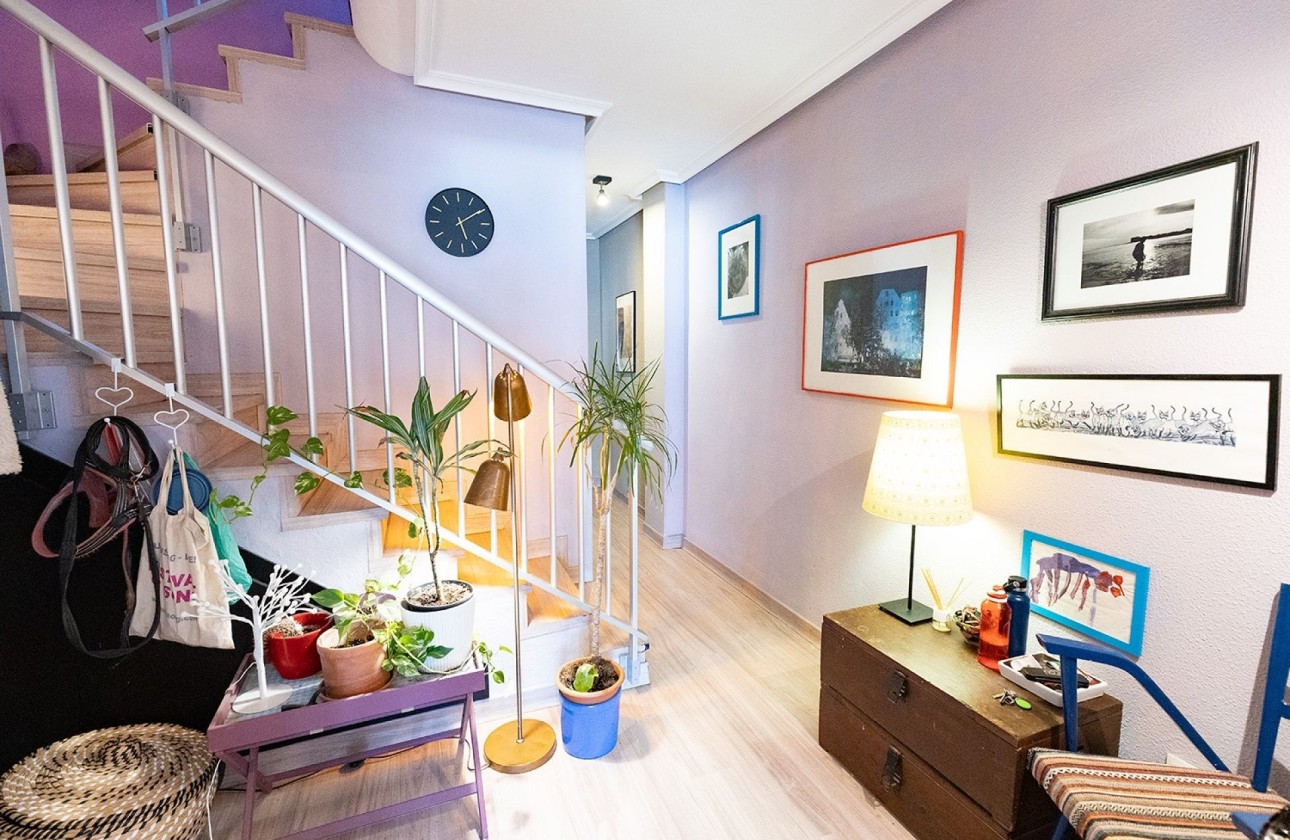 Venta - Apartamento / Piso -
Torrevieja