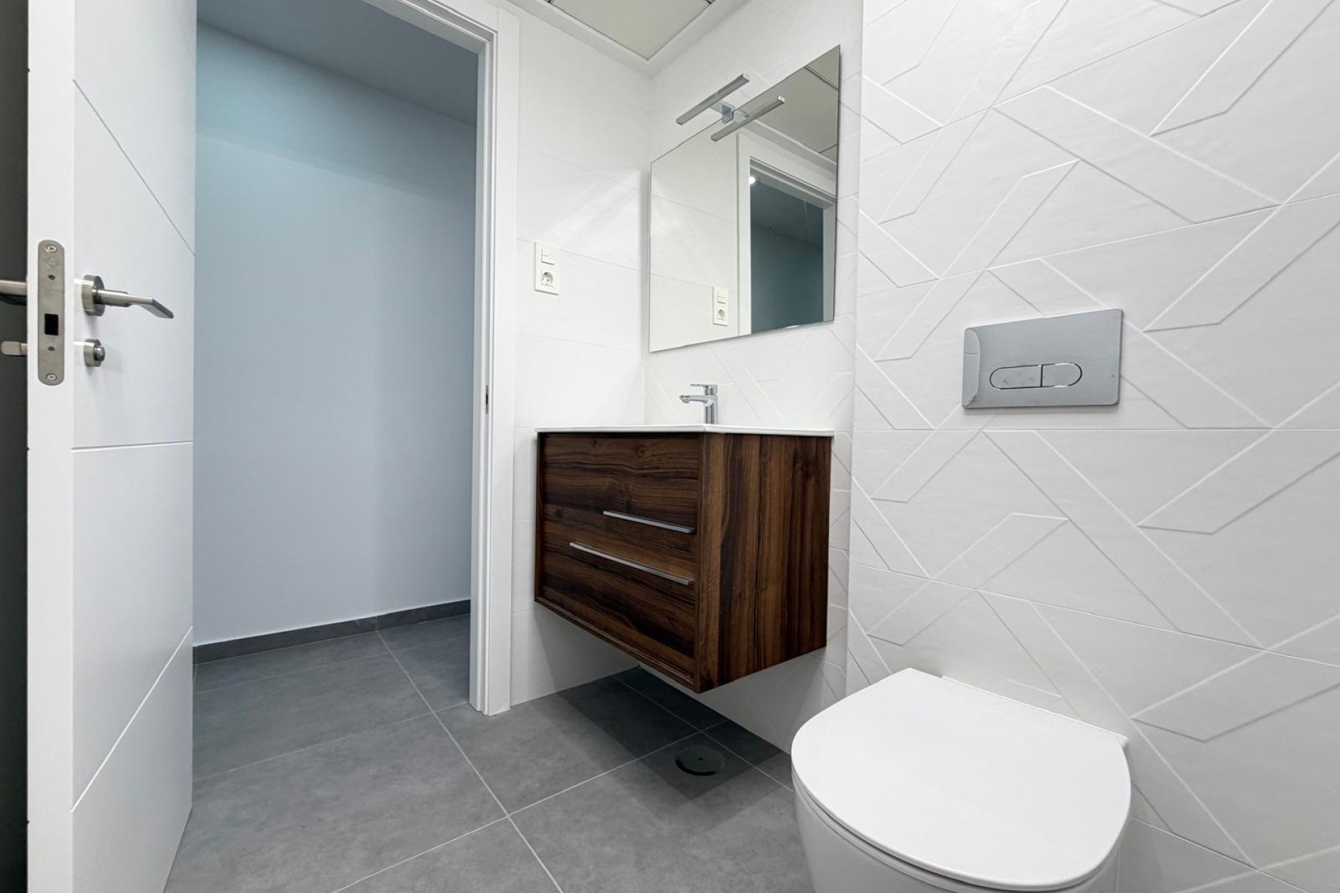 Venta - Apartamento / Piso -
Torrevieja