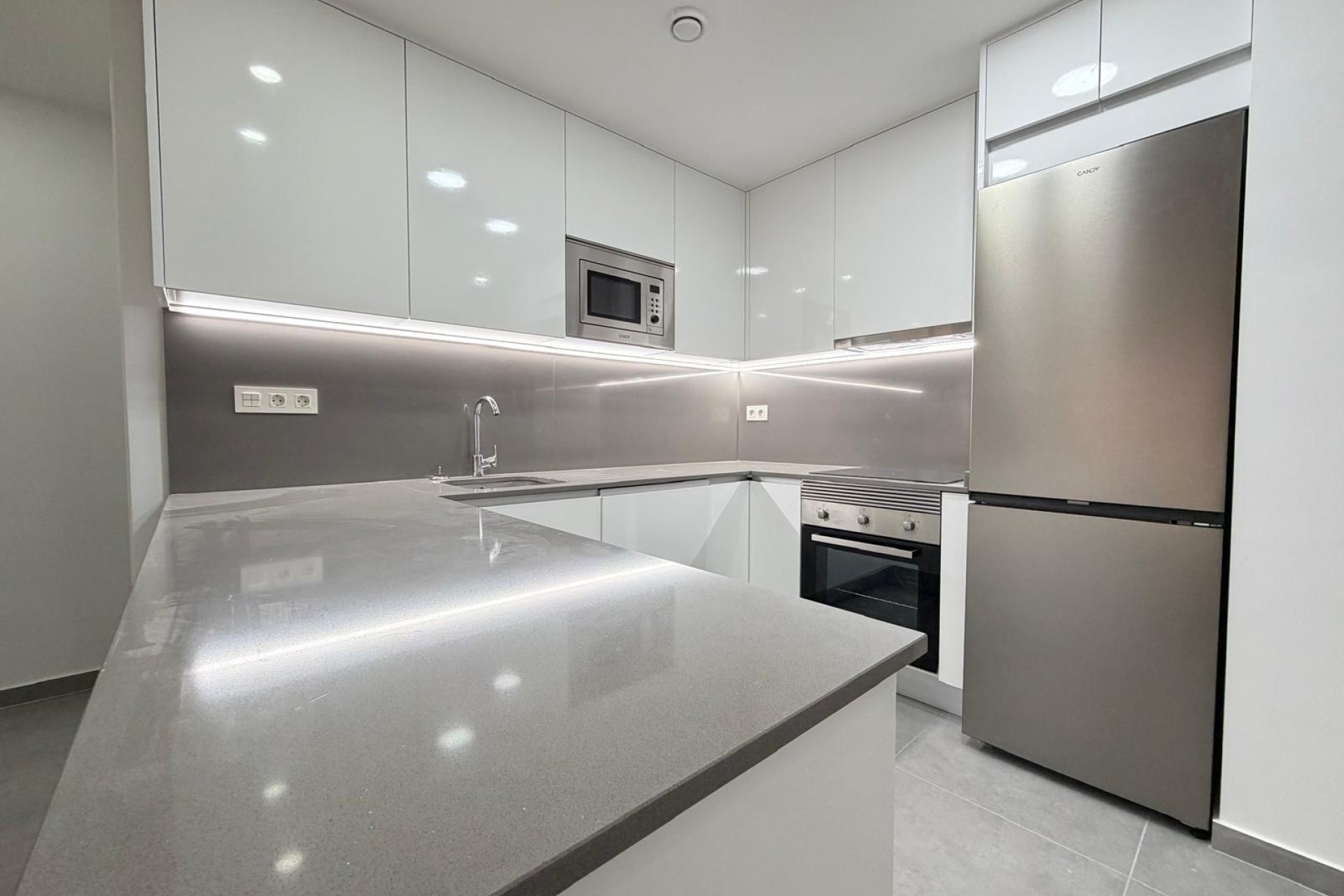 Venta - Apartamento / Piso -
Torrevieja