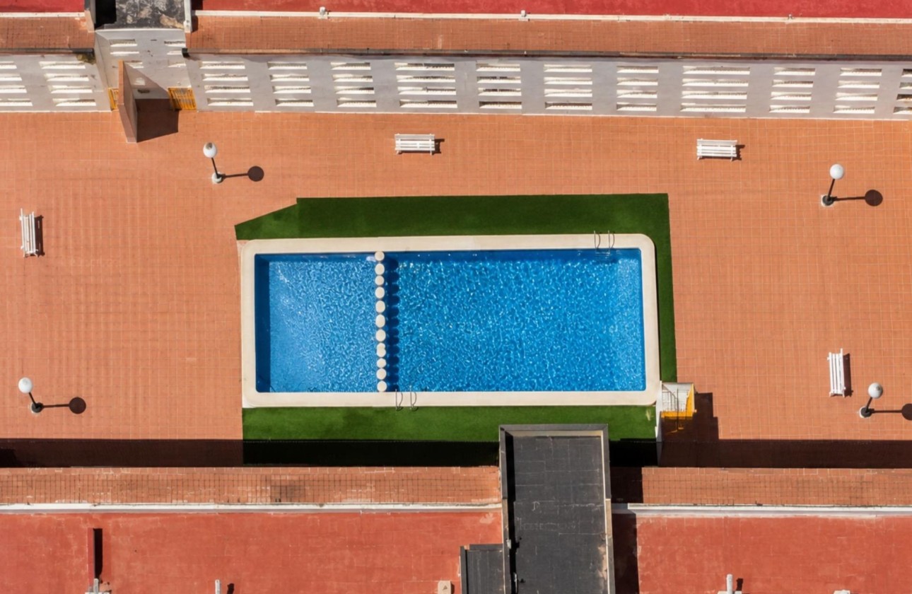 Venta - Apartamento / Piso -
Torrevieja
