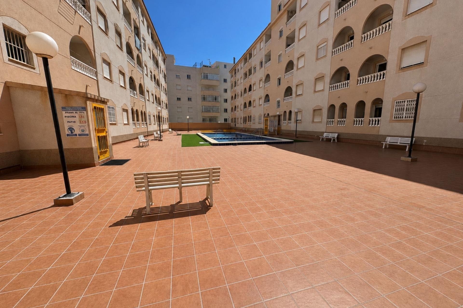 Venta - Apartamento / Piso -
Torrevieja