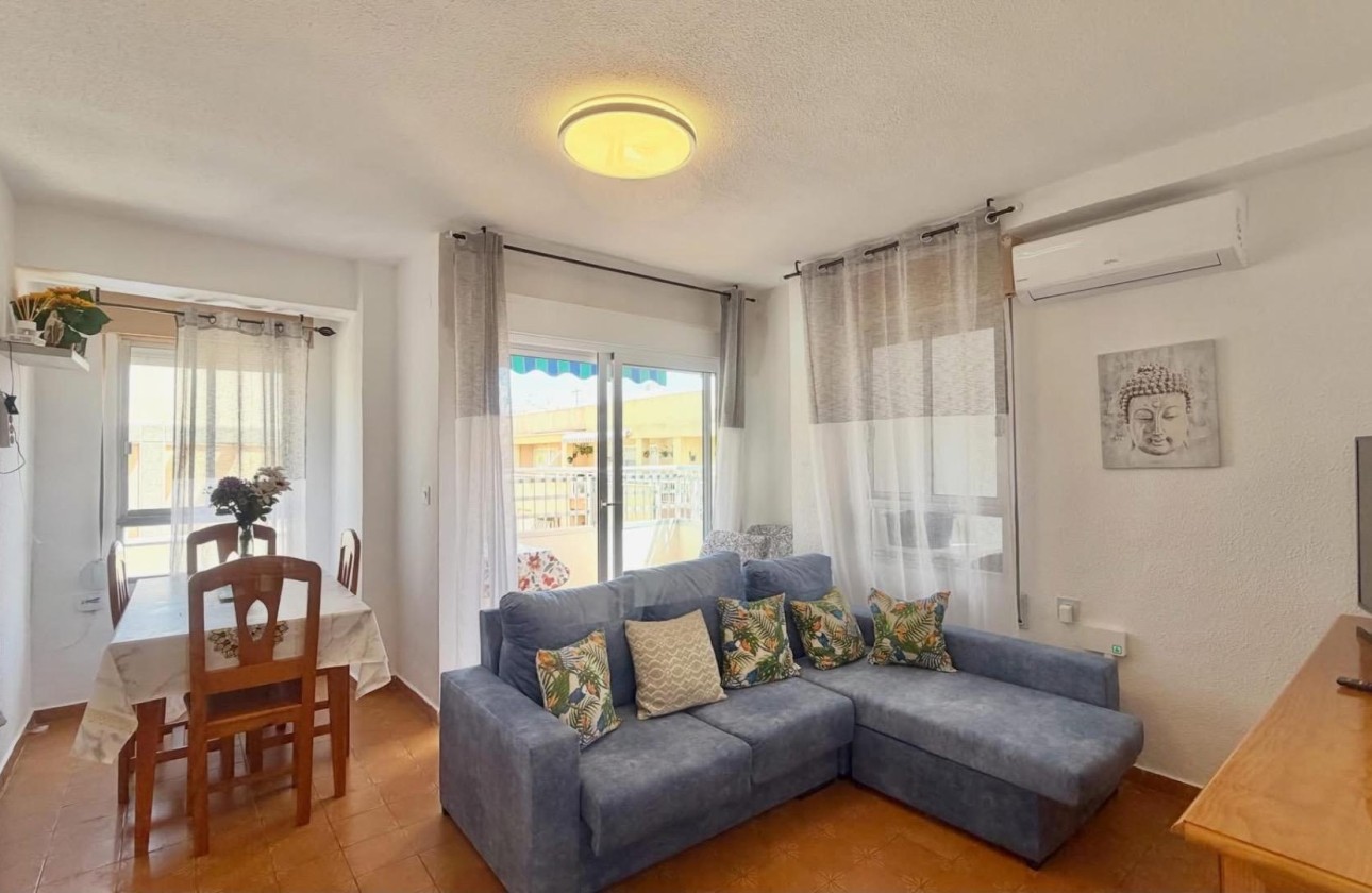 Venta - Apartamento / Piso -
Torrevieja