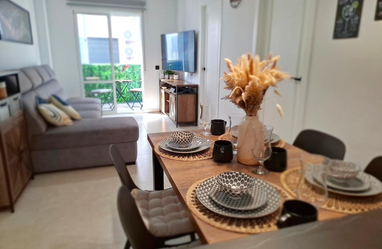 Venta - Apartamento / Piso -
Torrevieja