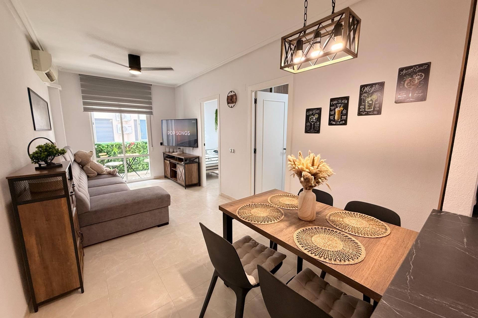 Venta - Apartamento / Piso -
Torrevieja