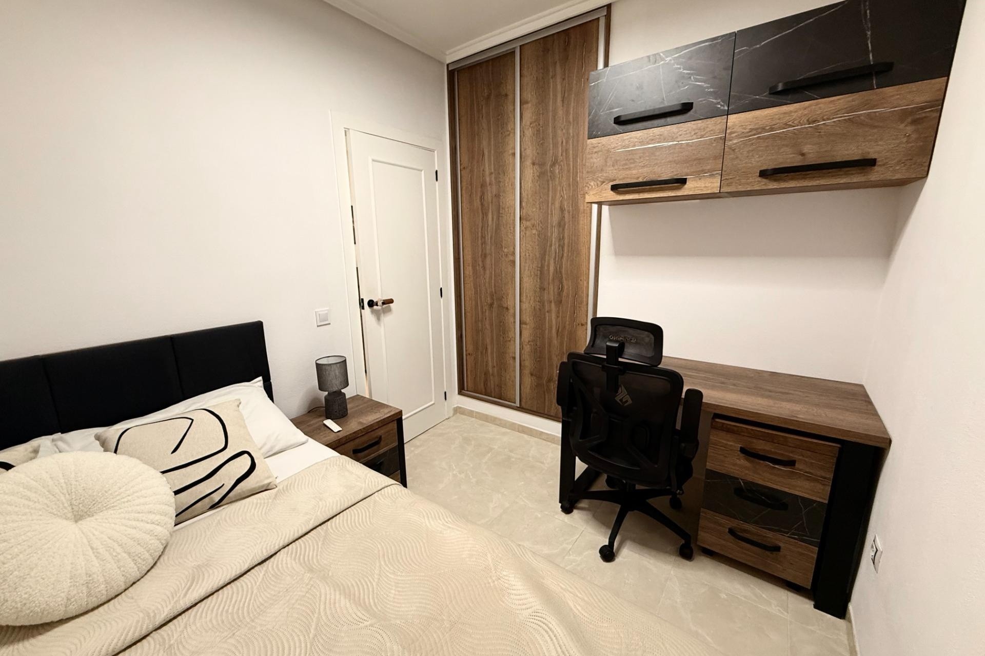 Venta - Apartamento / Piso -
Torrevieja
