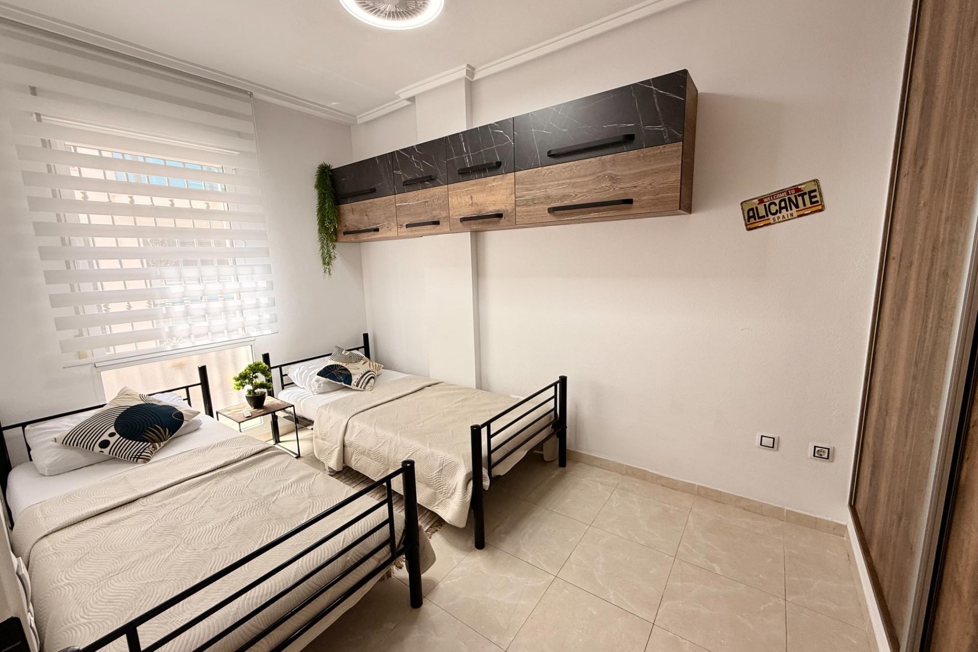 Venta - Apartamento / Piso -
Torrevieja