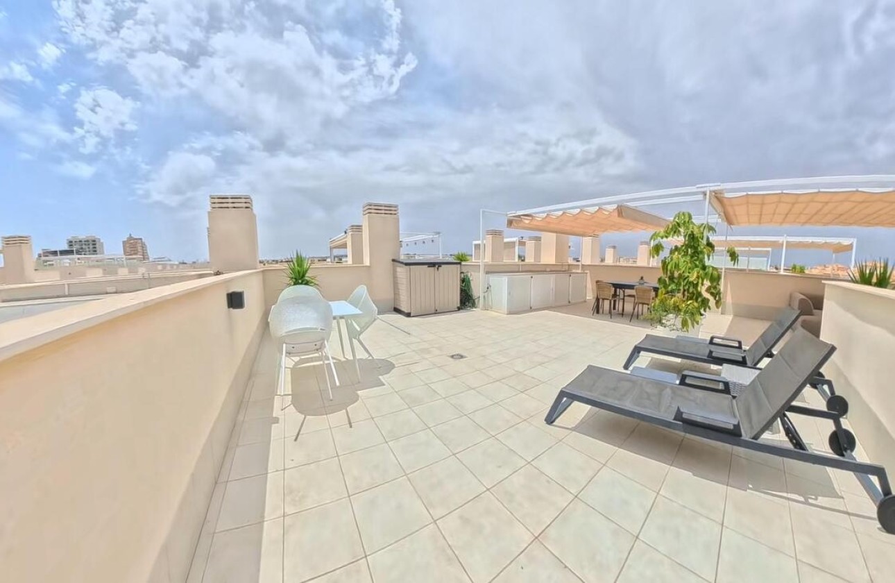 Venta - Apartamento / Piso -
Torrevieja