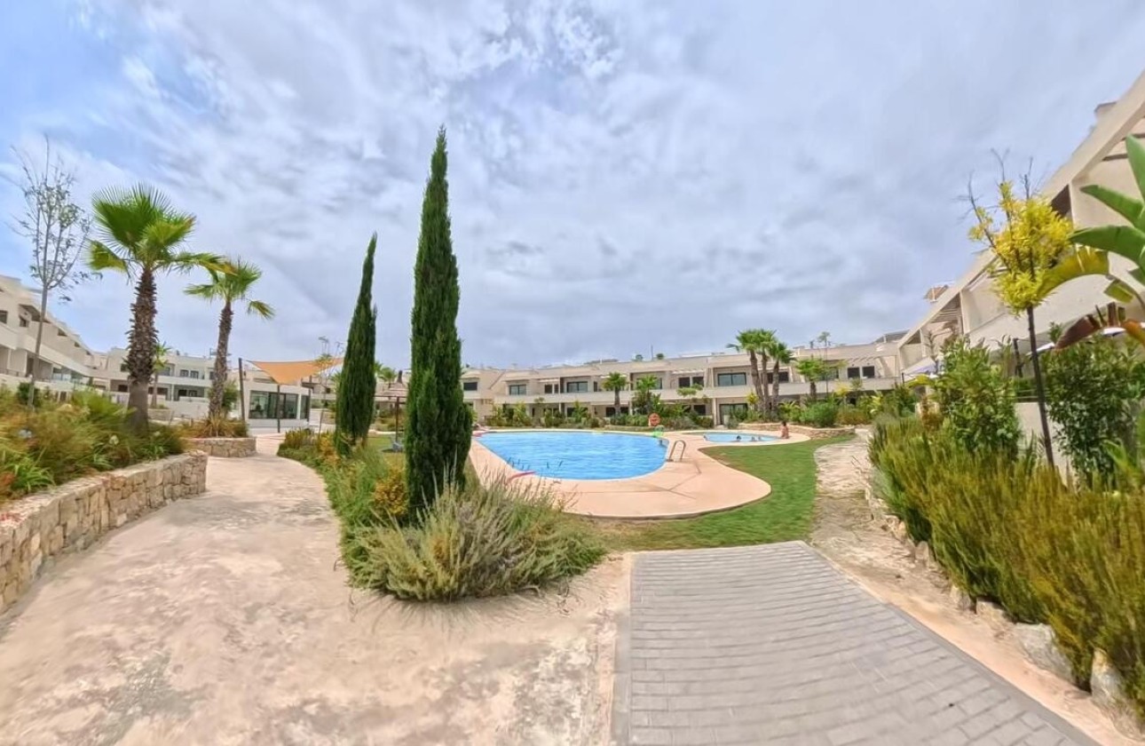Venta - Apartamento / Piso -
Torrevieja