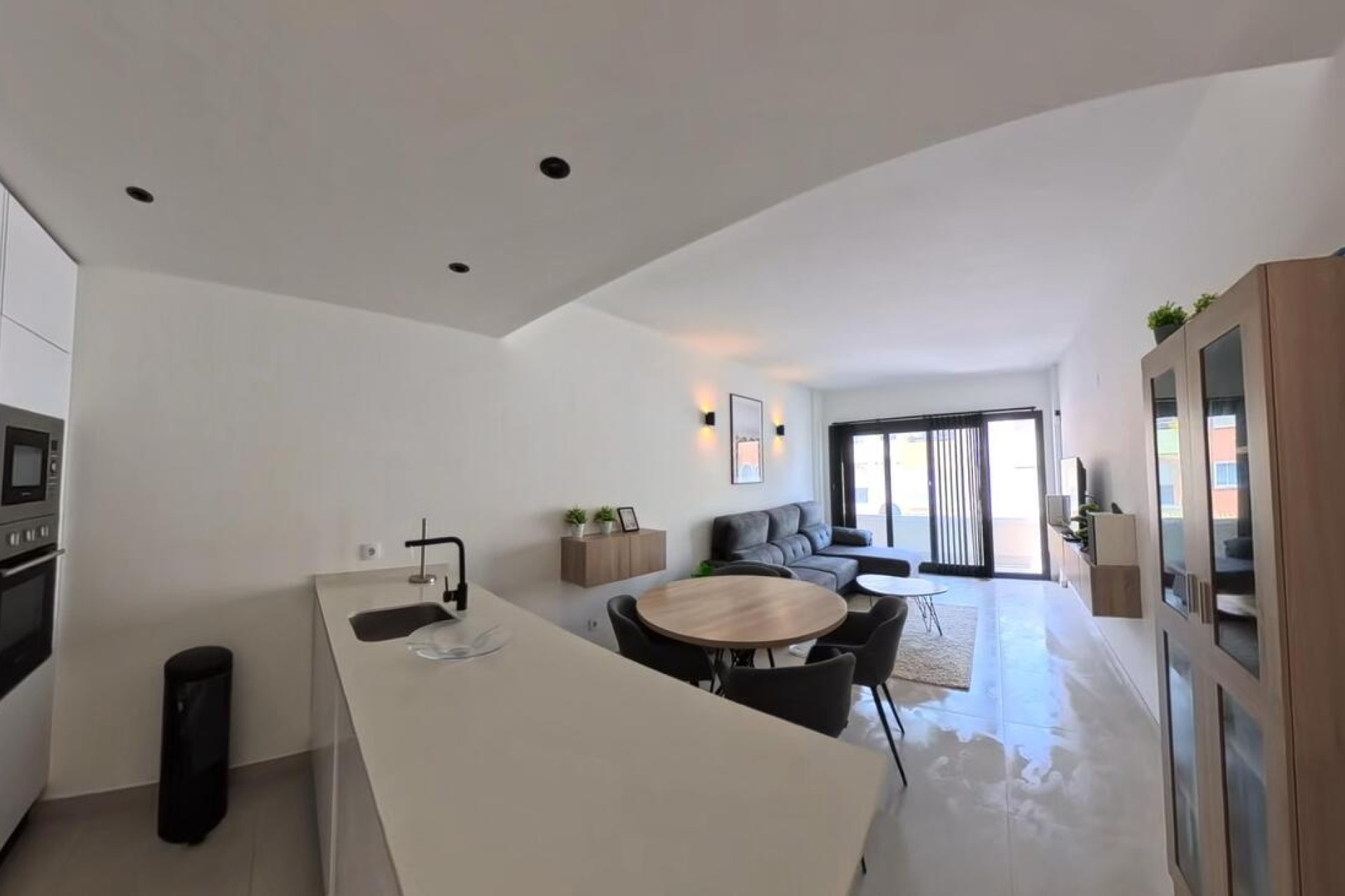 Venta - Apartamento / Piso -
Torrevieja