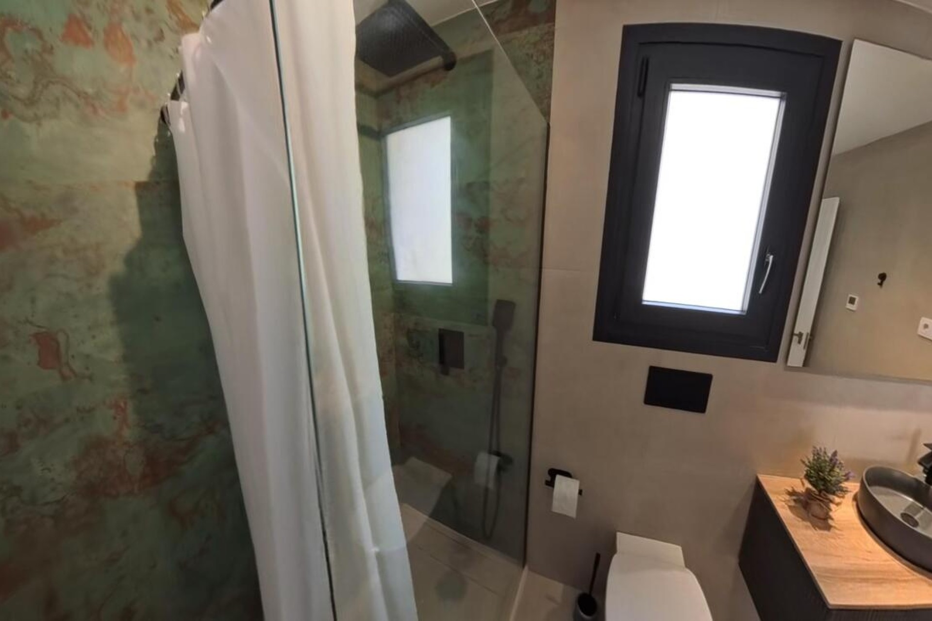 Venta - Apartamento / Piso -
Torrevieja