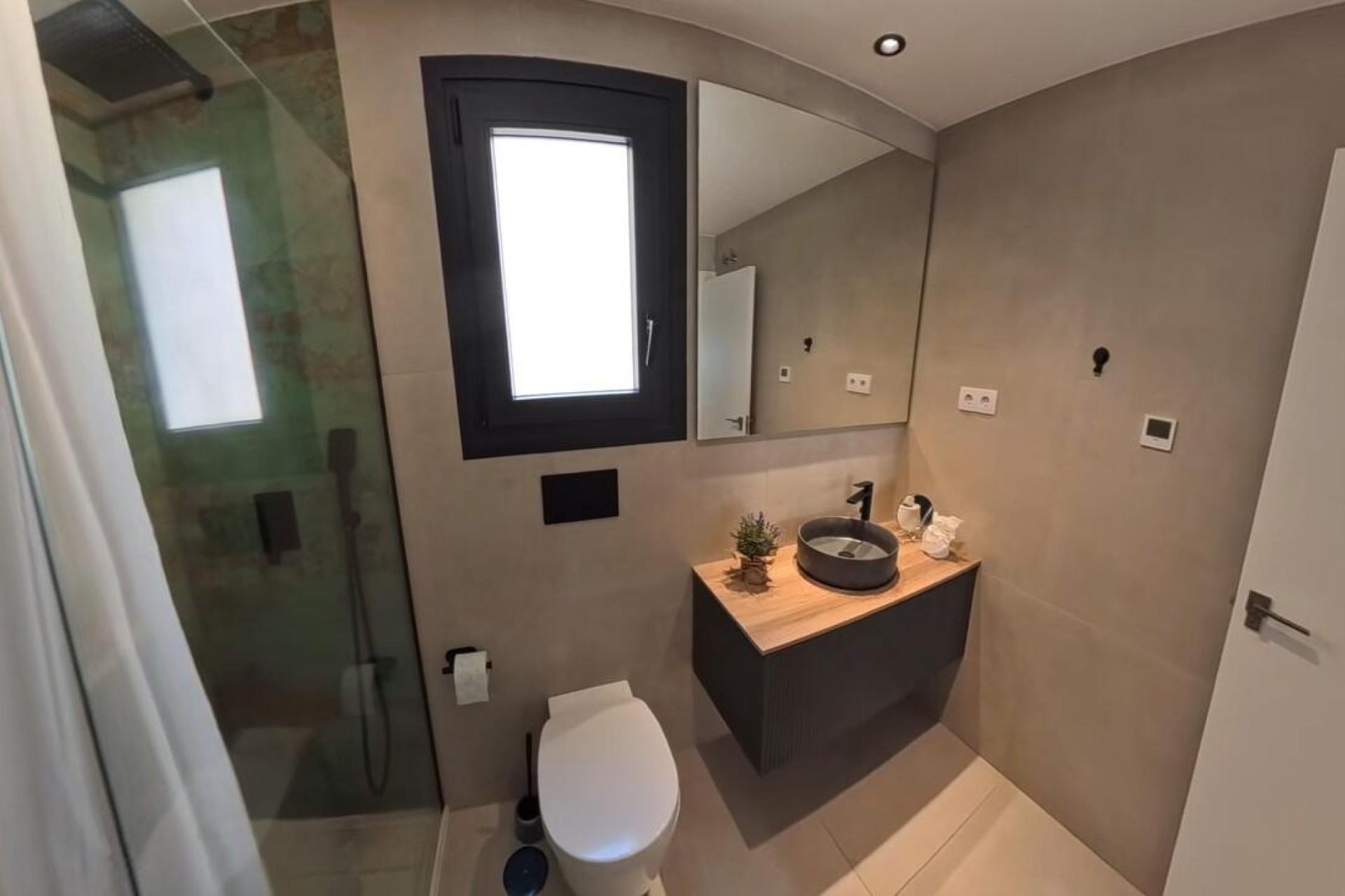 Venta - Apartamento / Piso -
Torrevieja