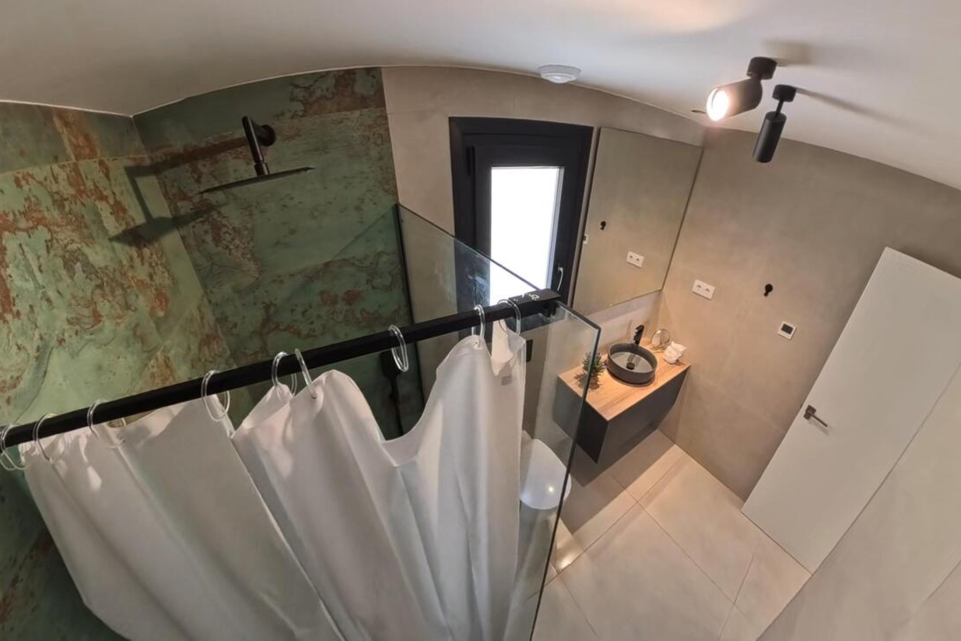 Venta - Apartamento / Piso -
Torrevieja
