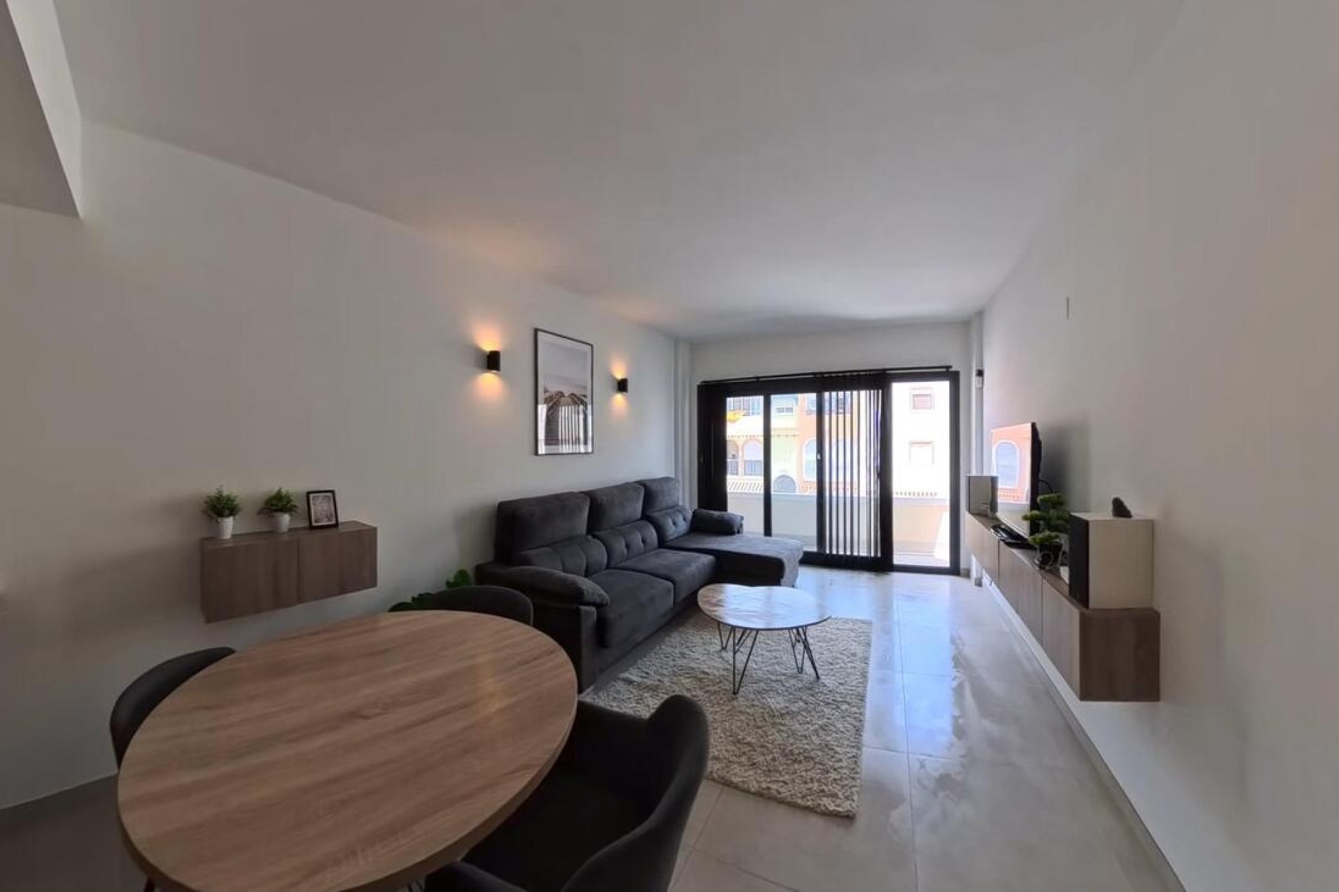 Venta - Apartamento / Piso -
Torrevieja