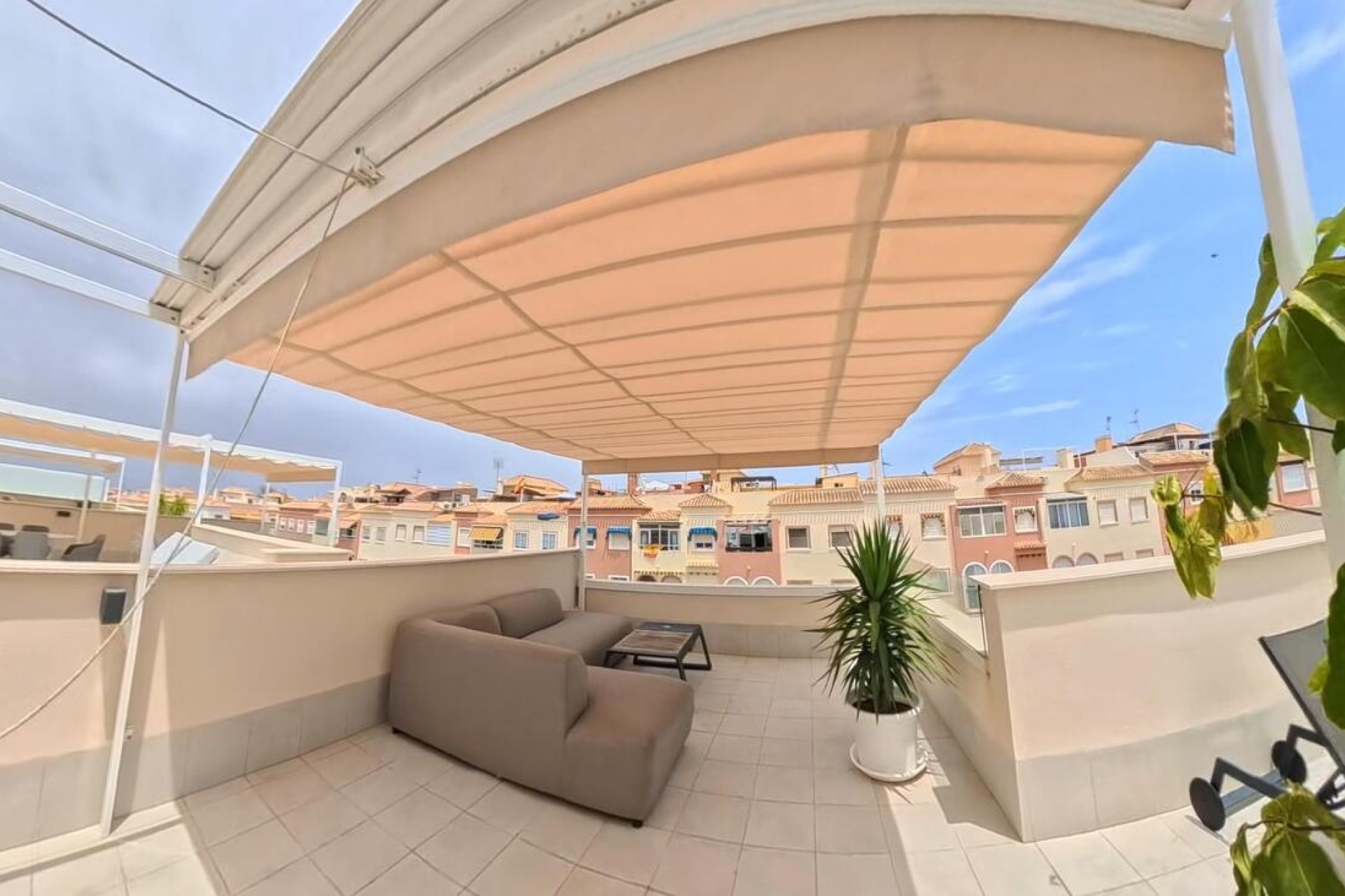 Venta - Apartamento / Piso -
Torrevieja
