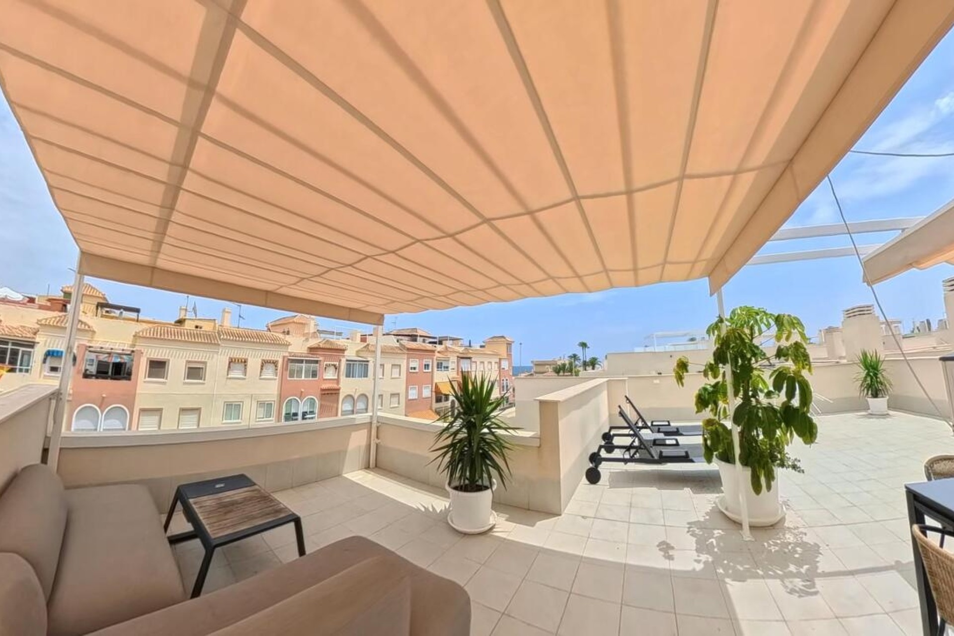 Venta - Apartamento / Piso -
Torrevieja