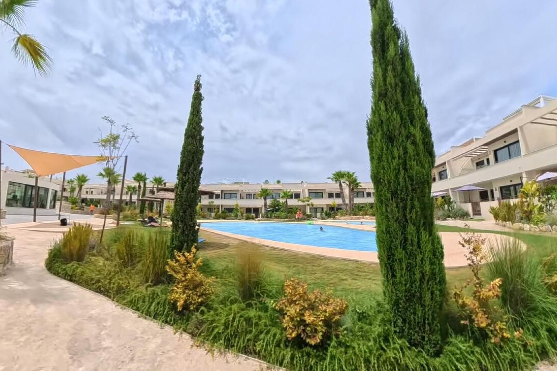Venta - Apartamento / Piso -
Torrevieja