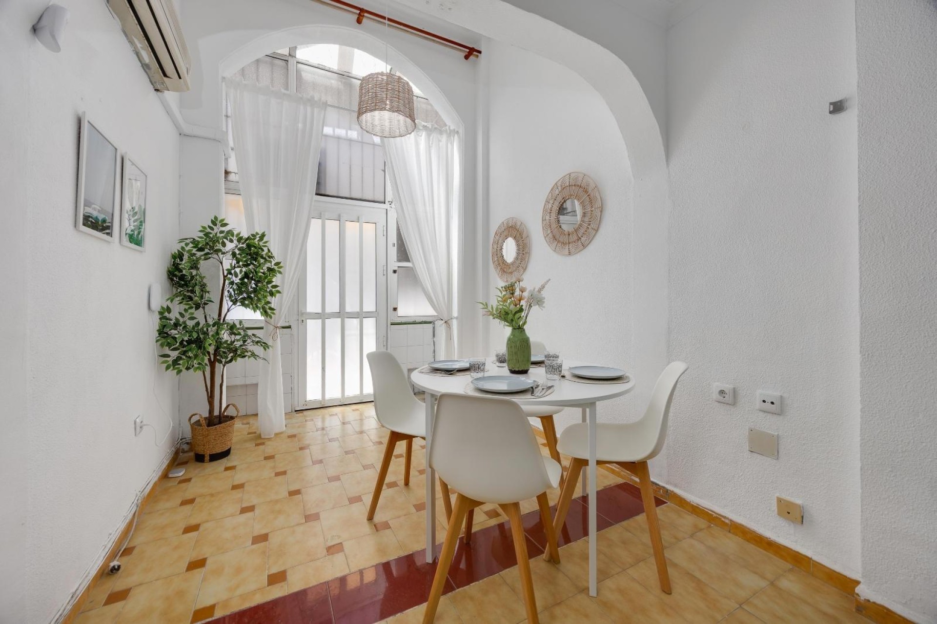 Venta - Apartamento / Piso -
Torrevieja