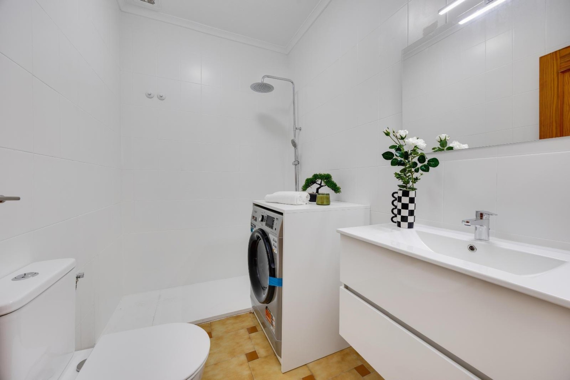 Venta - Apartamento / Piso -
Torrevieja