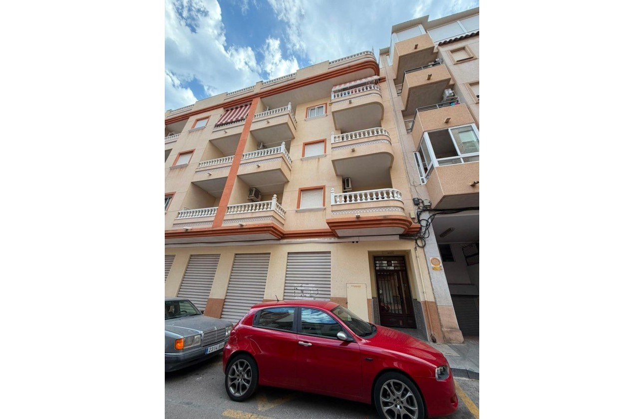 Venta - Apartamento / Piso -
Torrevieja