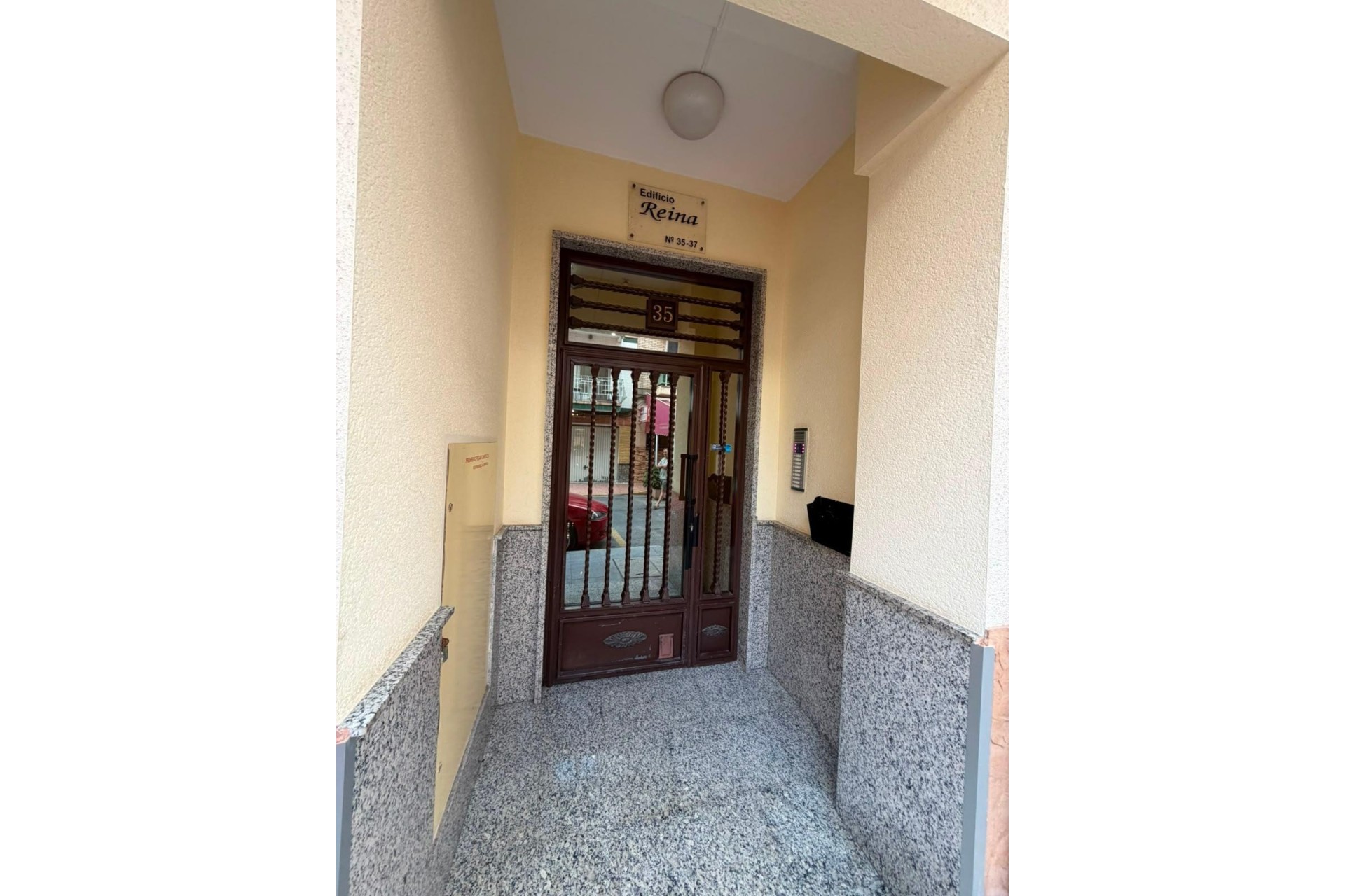 Venta - Apartamento / Piso -
Torrevieja