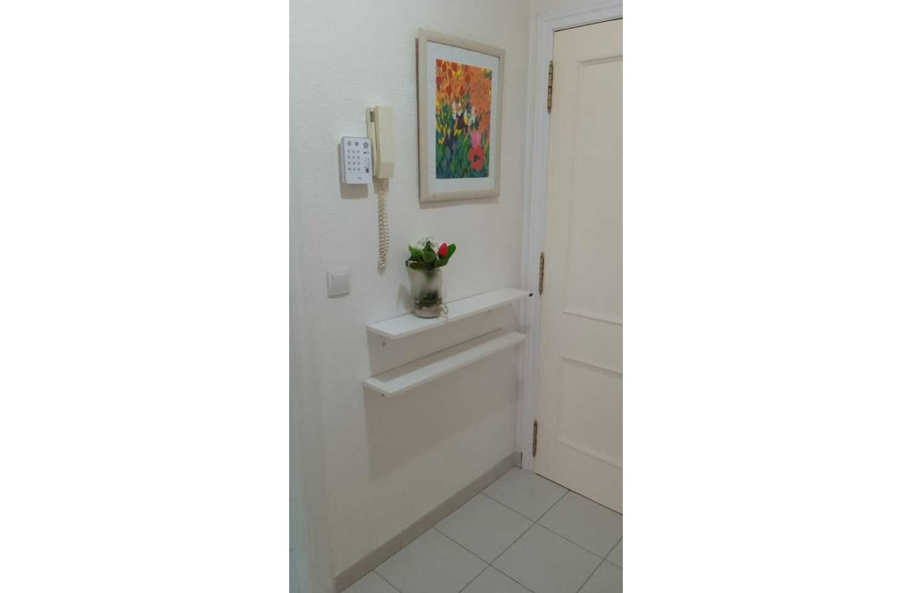 Venta - Apartamento / Piso -
Torrevieja