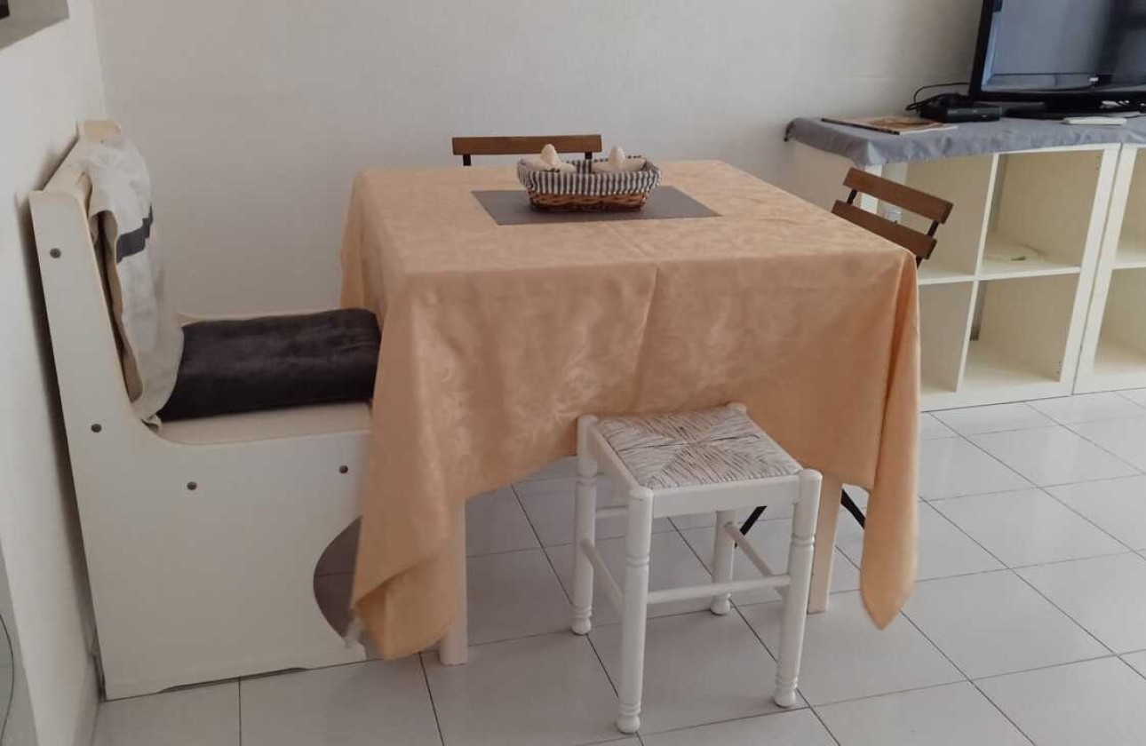 Venta - Apartamento / Piso -
Torrevieja