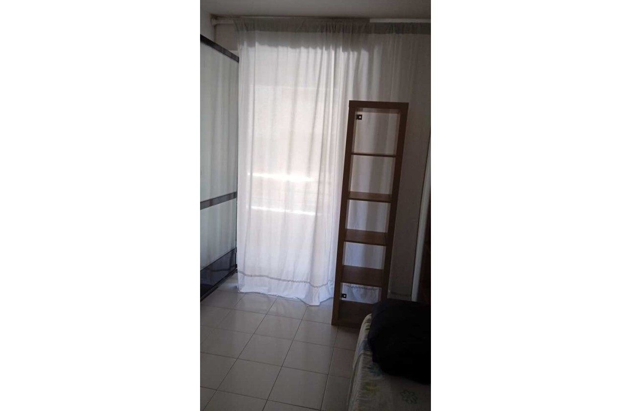 Venta - Apartamento / Piso -
Torrevieja