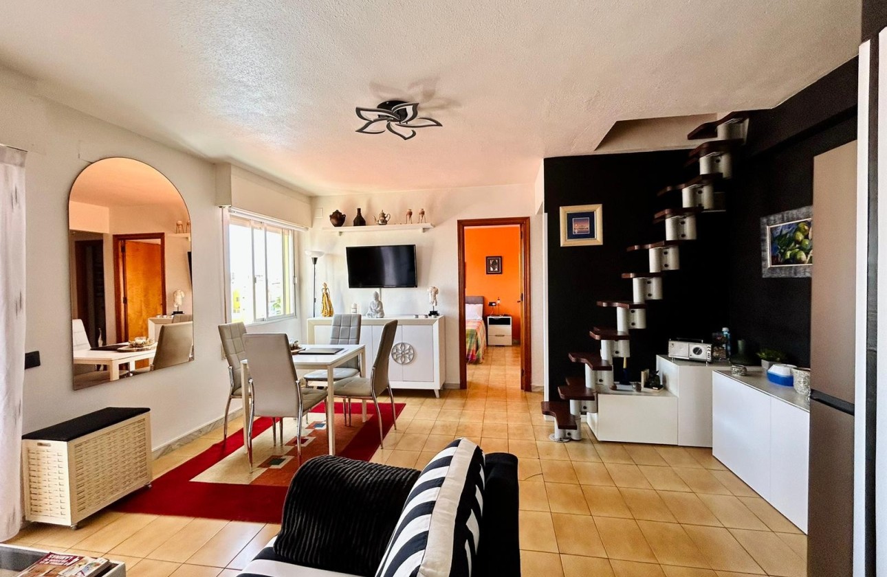 Venta - Apartamento / Piso -
Torrevieja