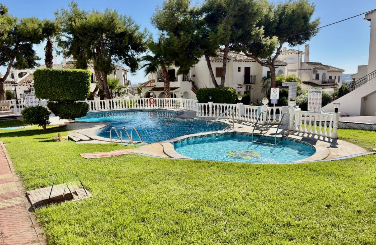 Venta - Apartamento / Piso -
Torrevieja