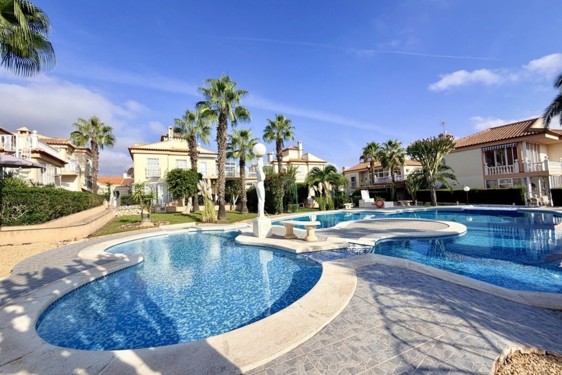 Venta - Apartamento / Piso -
Torrevieja