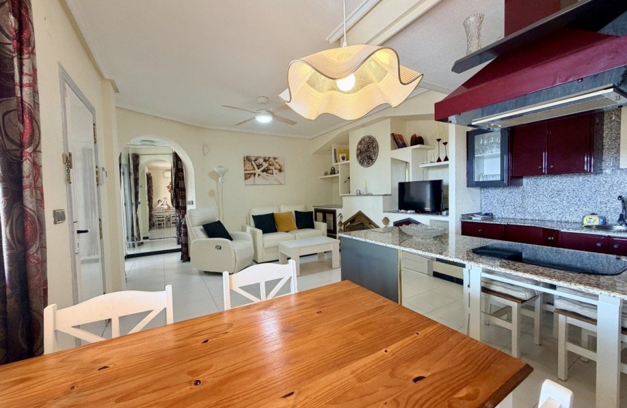 Venta - Apartamento / Piso -
Torrevieja