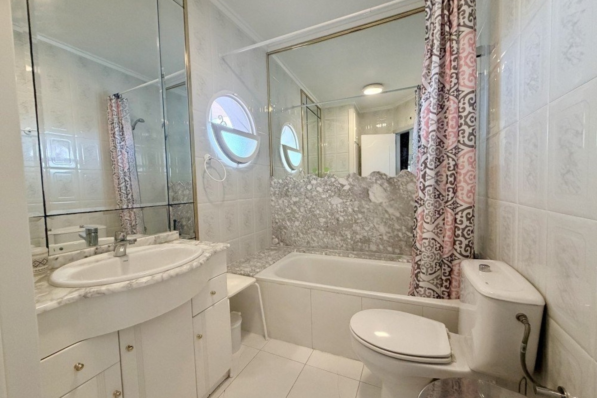 Venta - Apartamento / Piso -
Torrevieja