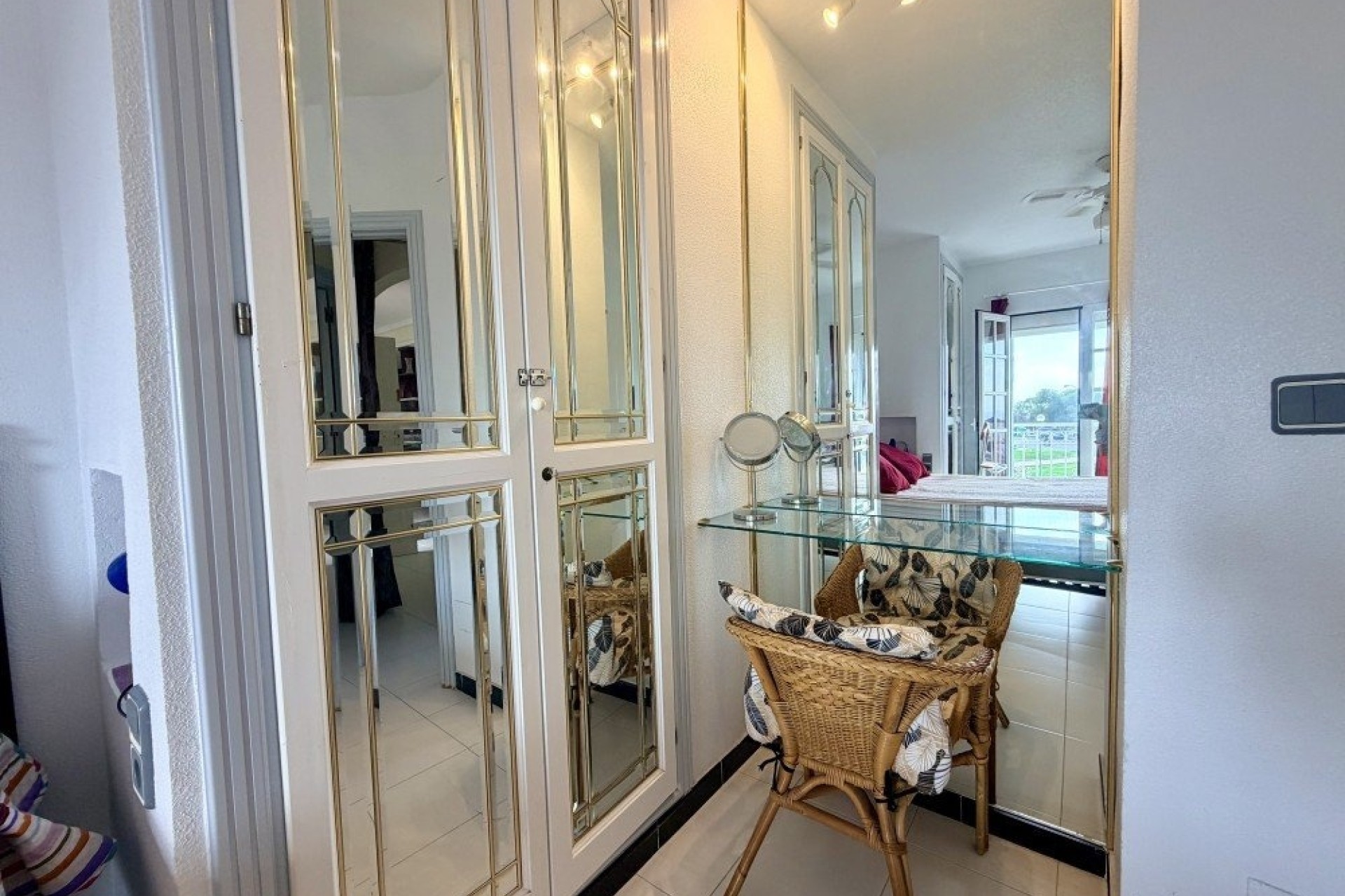 Venta - Apartamento / Piso -
Torrevieja