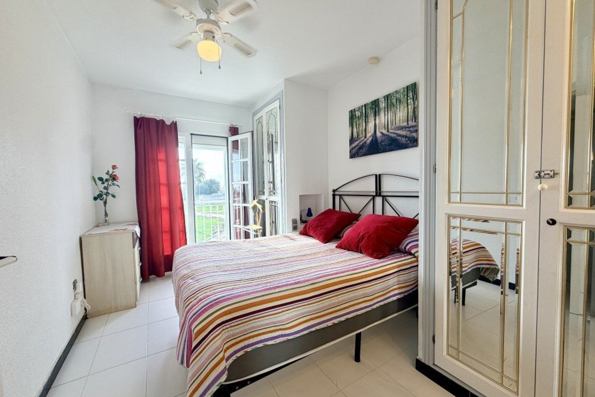 Venta - Apartamento / Piso -
Torrevieja