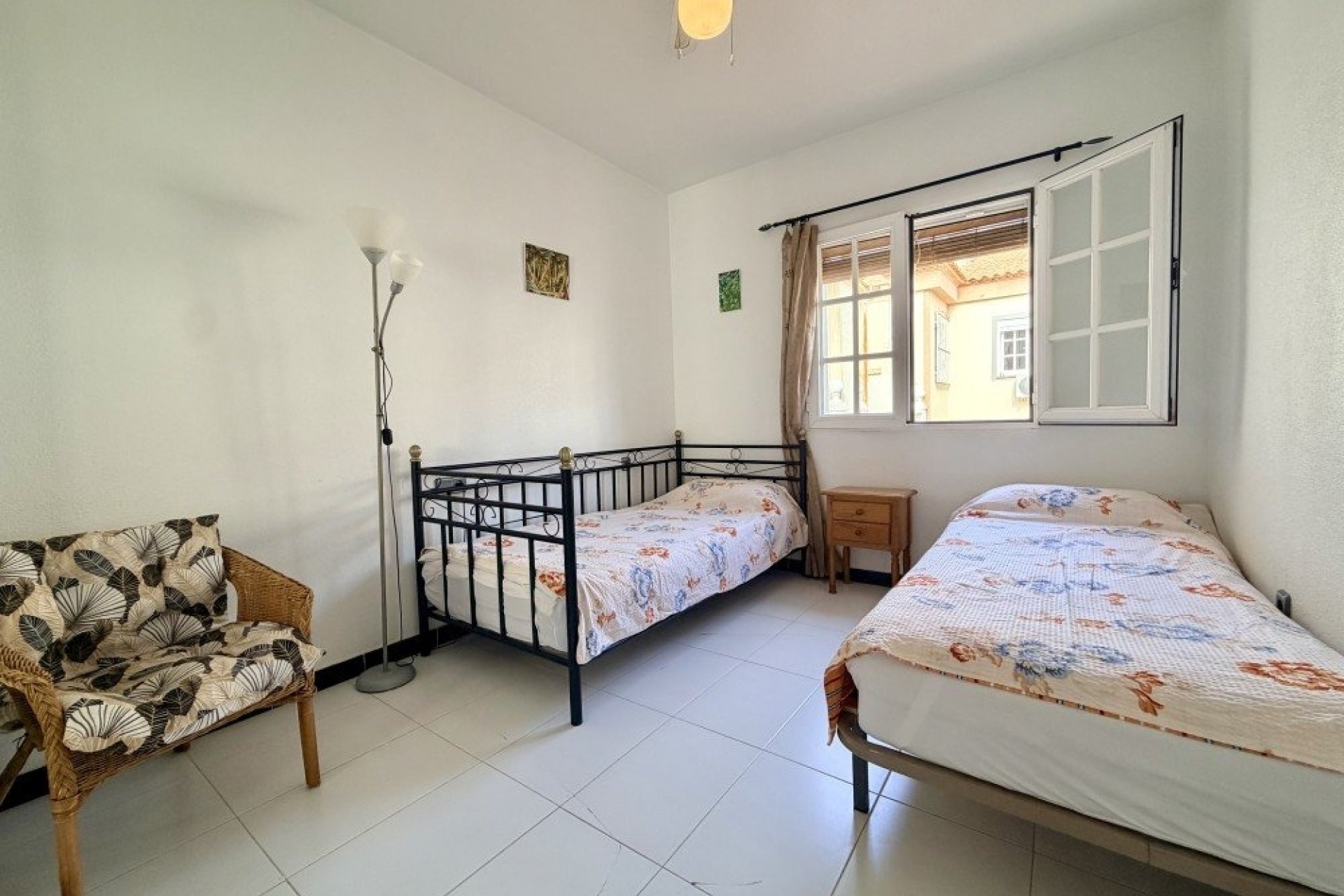Venta - Apartamento / Piso -
Torrevieja