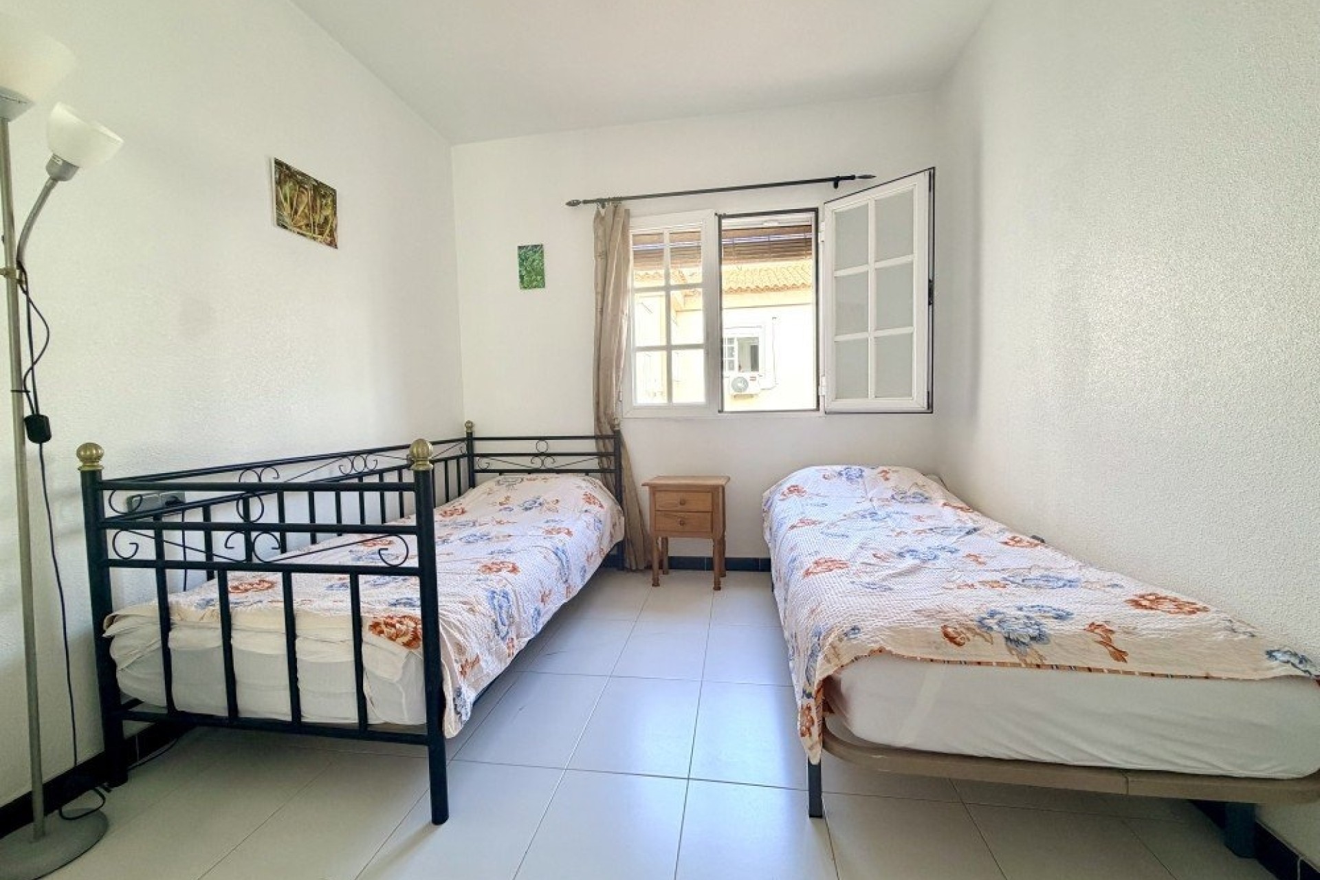 Venta - Apartamento / Piso -
Torrevieja