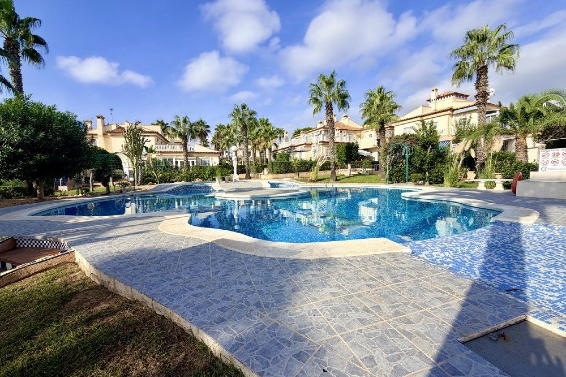 Venta - Apartamento / Piso -
Torrevieja
