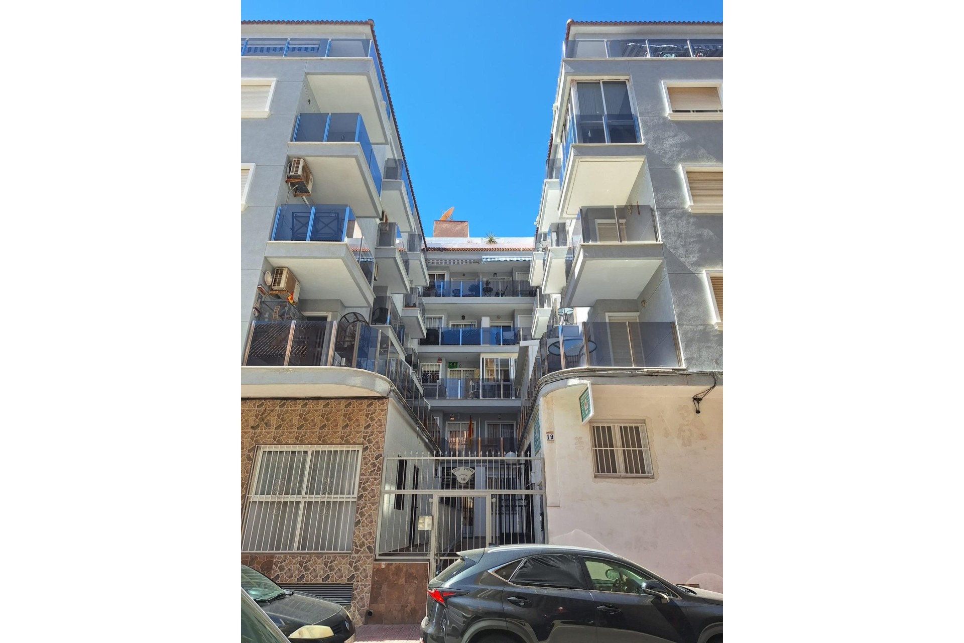 Venta - Apartamento / Piso -
Torrevieja