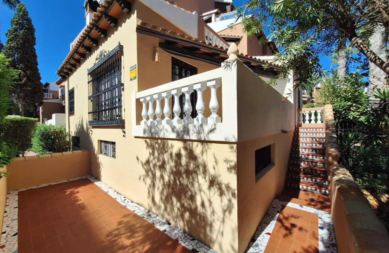 Venta - Apartamento / Piso -
Torrevieja