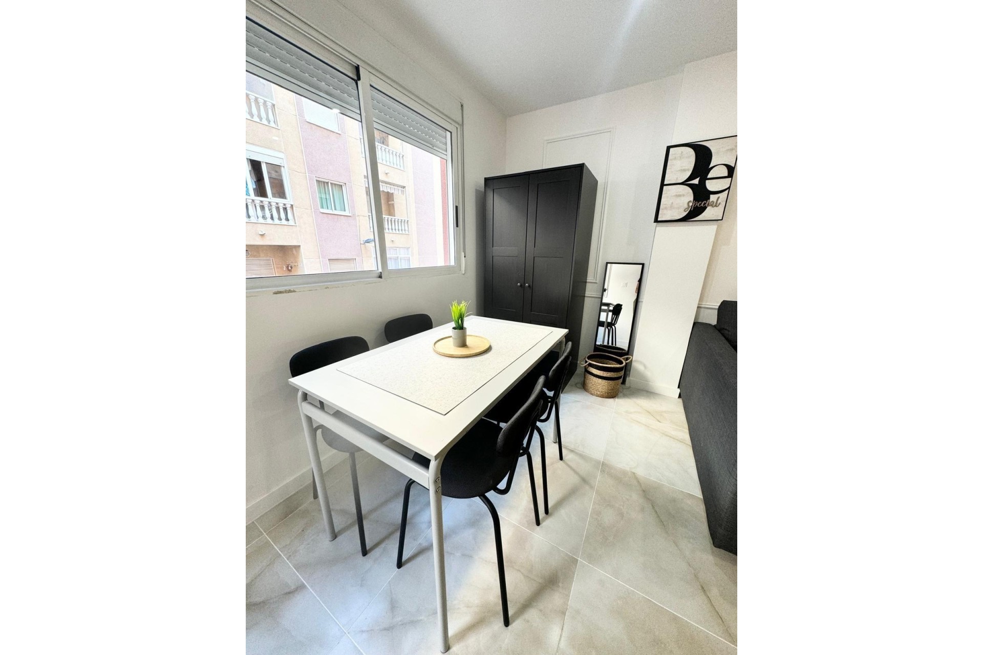 Venta - Apartamento / Piso -
Torrevieja