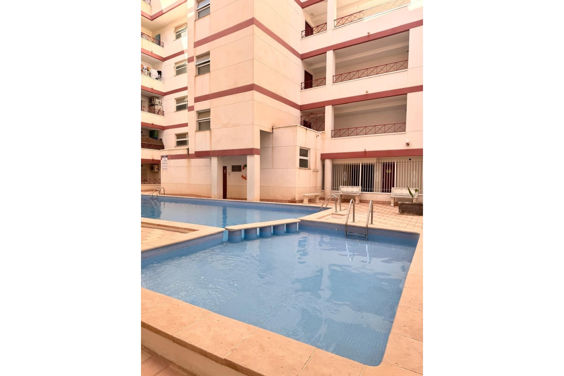 Venta - Apartamento / Piso -
Torrevieja