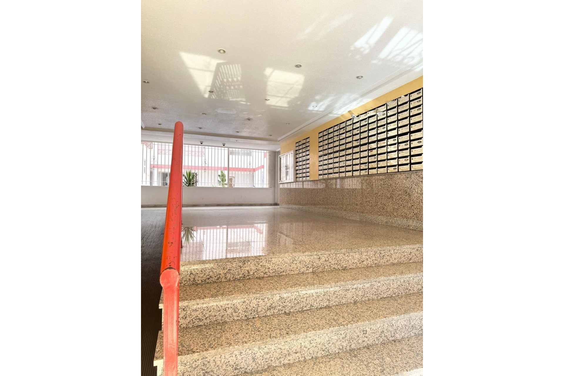 Venta - Apartamento / Piso -
Torrevieja