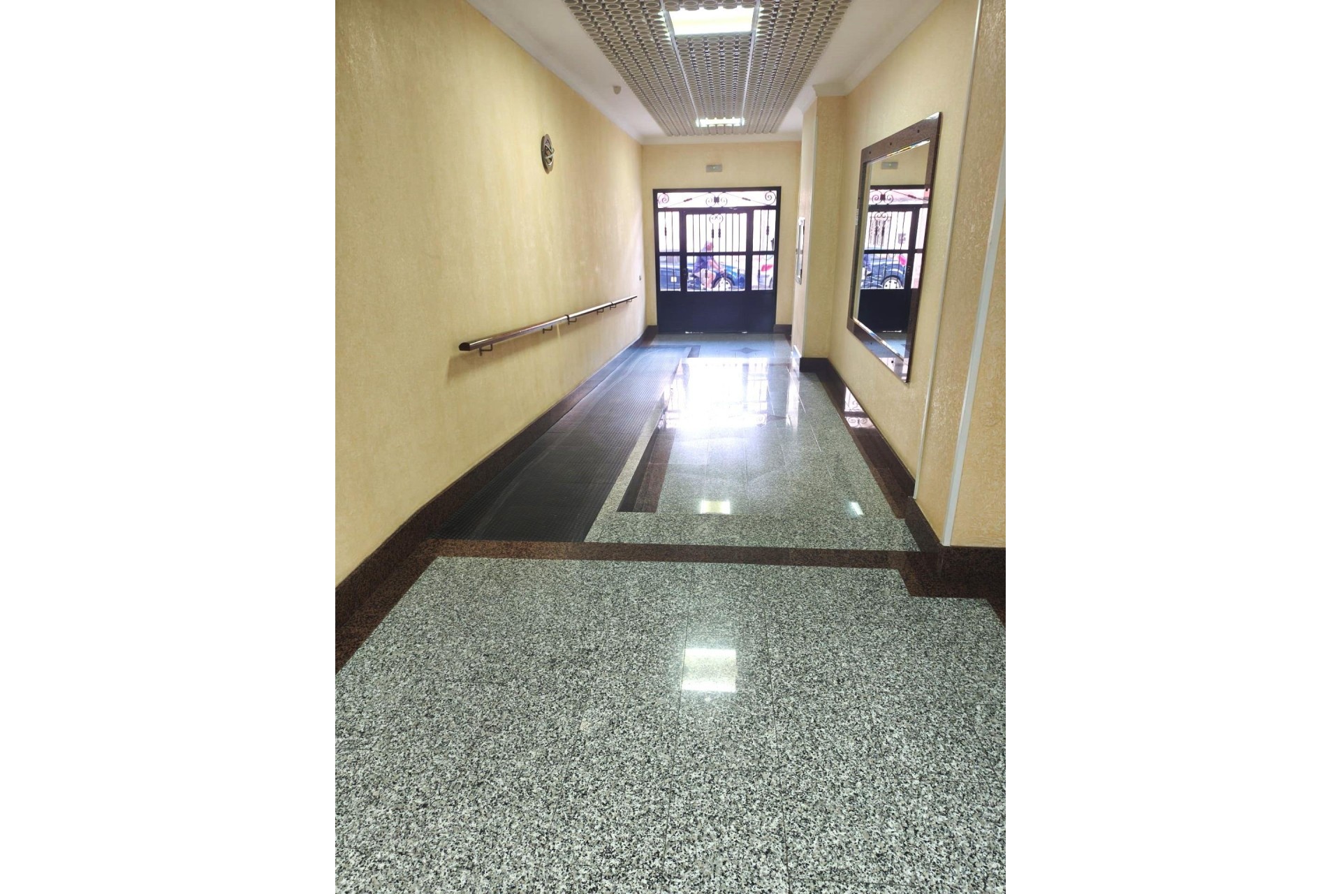 Venta - Apartamento / Piso -
Torrevieja